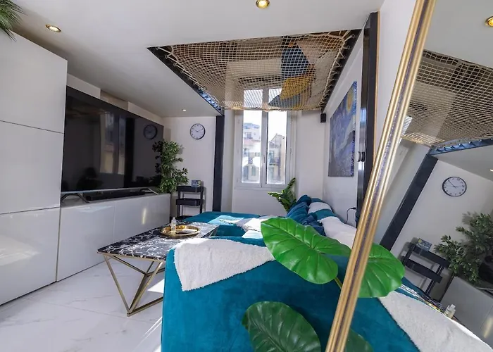 Duplex 50m De La Carre D'or アパート